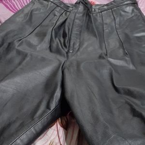 Woman  leather jeans